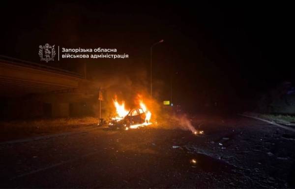 Запоріжжя: ракетний удар по мосту через Дніпро, постраждали п’ятеро, зокрема волонтери Червоного Хреста 2 Запоріжжя: ракетний удар по мосту через Дніпро, постраждали п’ятеро, зокрема волонтери Червоного Хреста 2