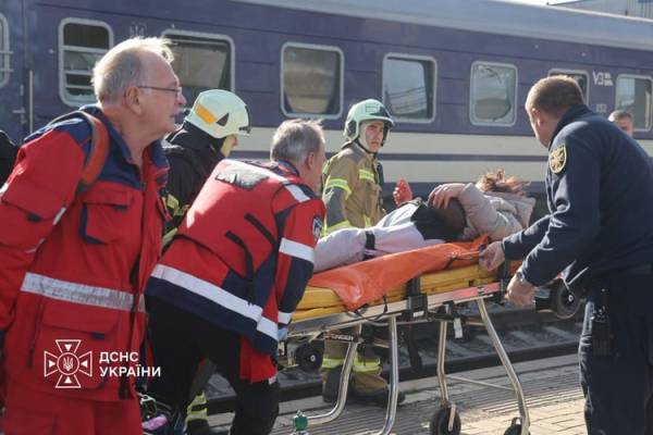 Росіяни обстріляли вокзал у Дніпрі: 14 загиблих, серед поранених — дитина 2