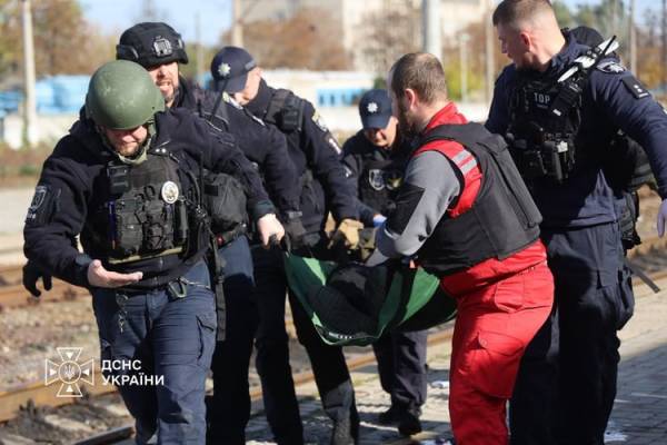 Росіяни обстріляли вокзал у Дніпрі: 14 загиблих, серед поранених — дитина 6